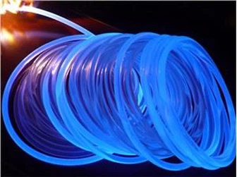 Solid kjerne med helkroppsavgivende sideglød optisk fiber
